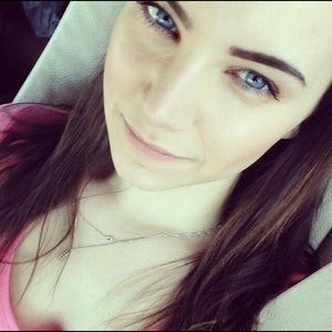 Meet your Posher, Courtney